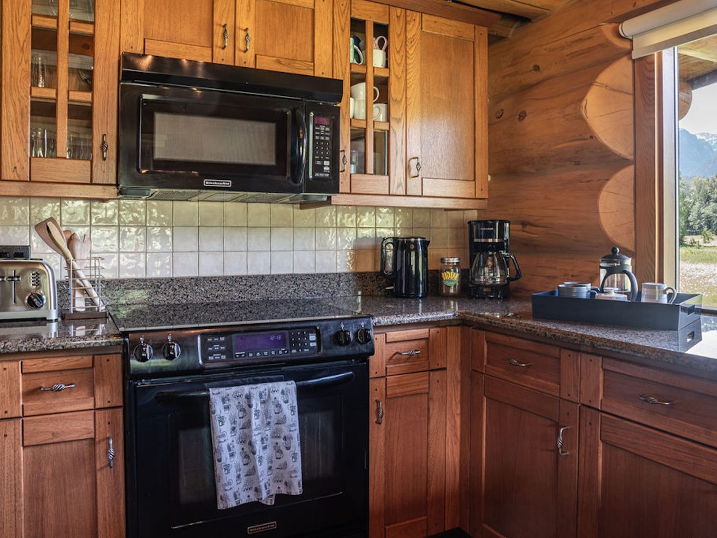 Stay Revy - Revelstoke House