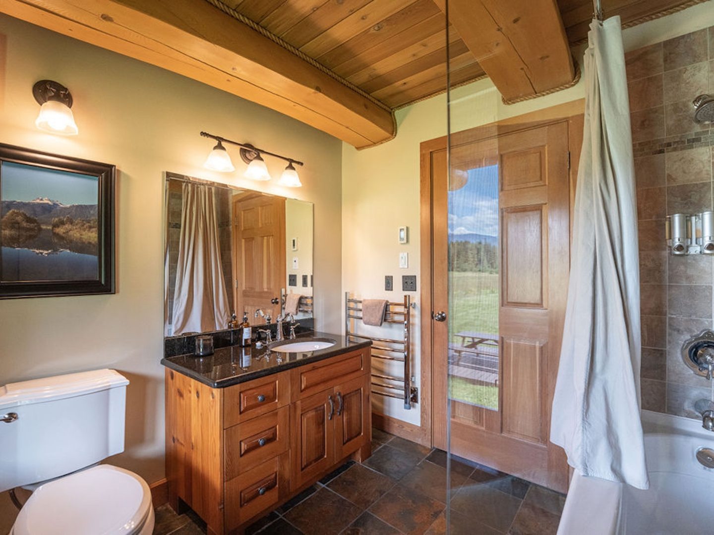 Stay Revy - Revelstoke House