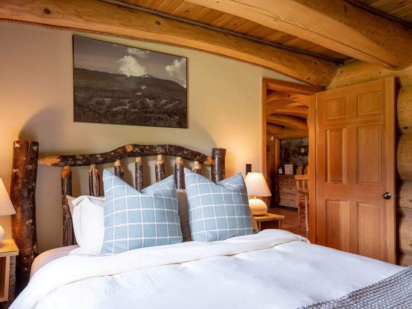 Stay Revy - Revelstoke House