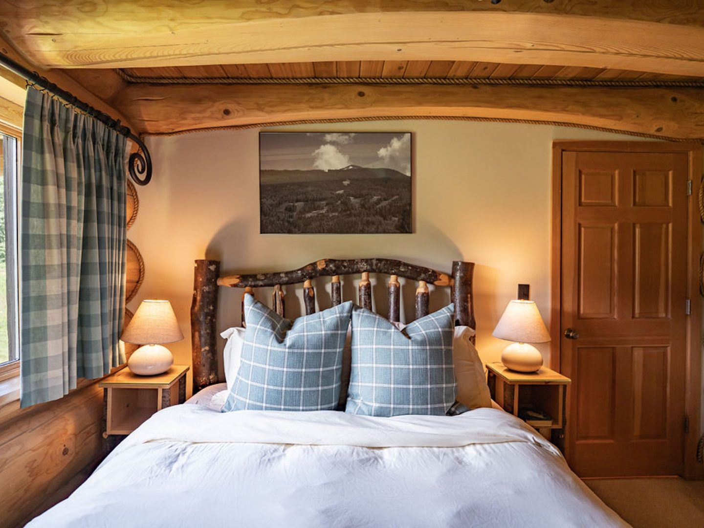 Stay Revy - Revelstoke House