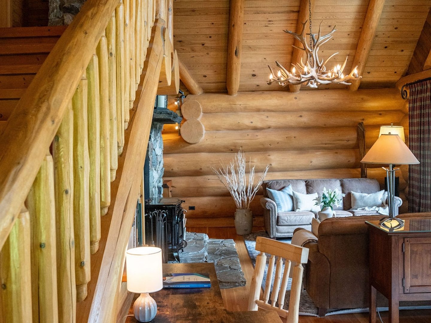 Stay Revy - Revelstoke House