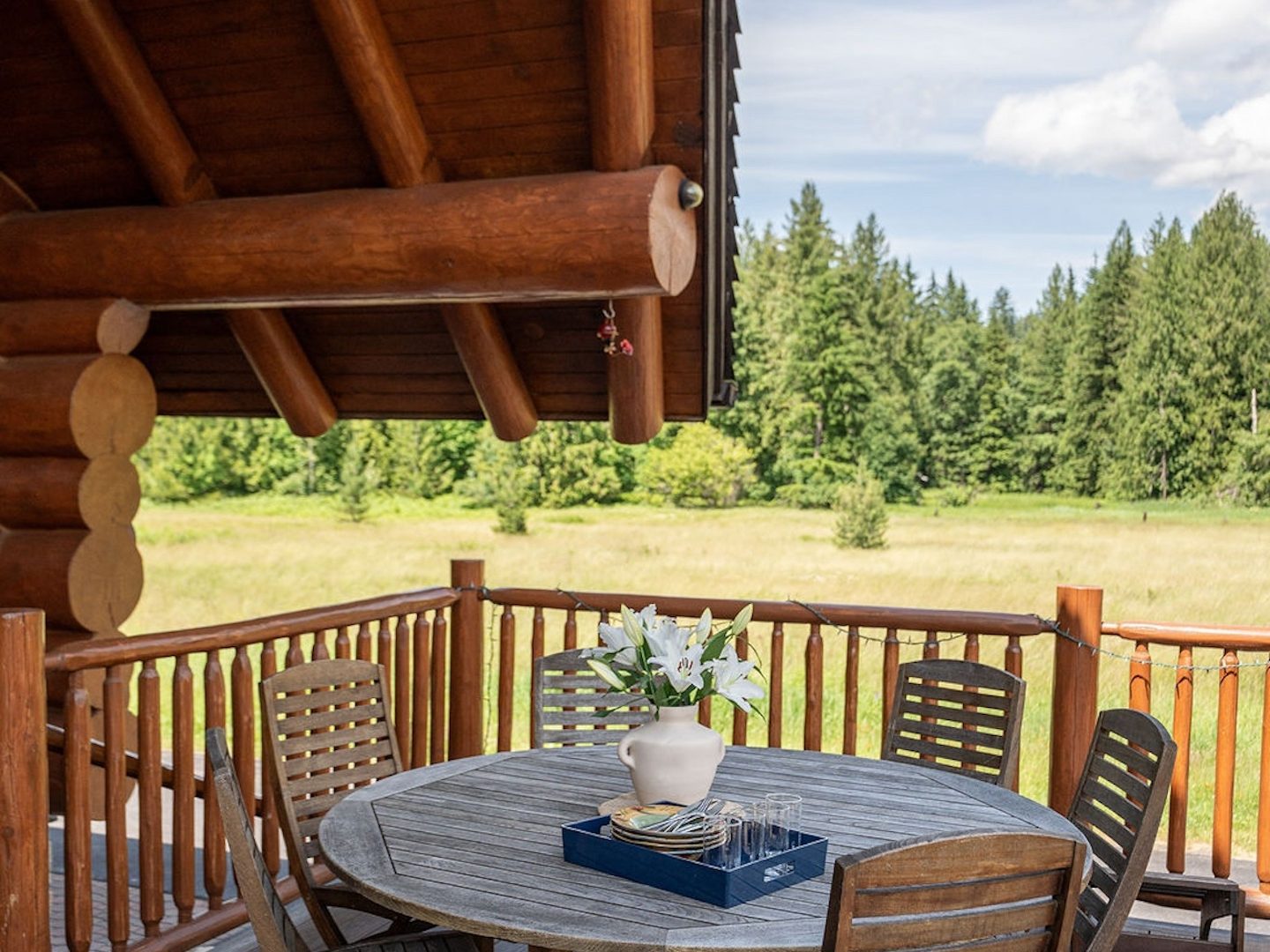 Stay Revy - Revelstoke House