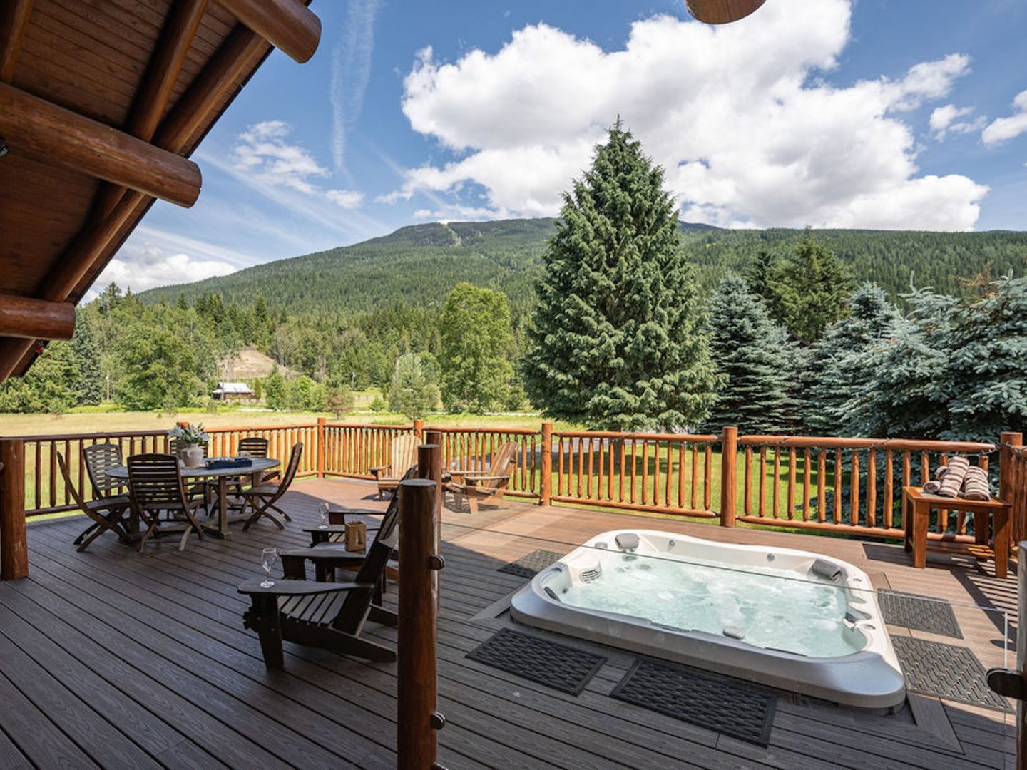 Stay Revy - Revelstoke House