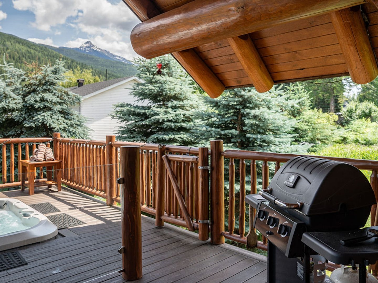 Stay Revy - Revelstoke House