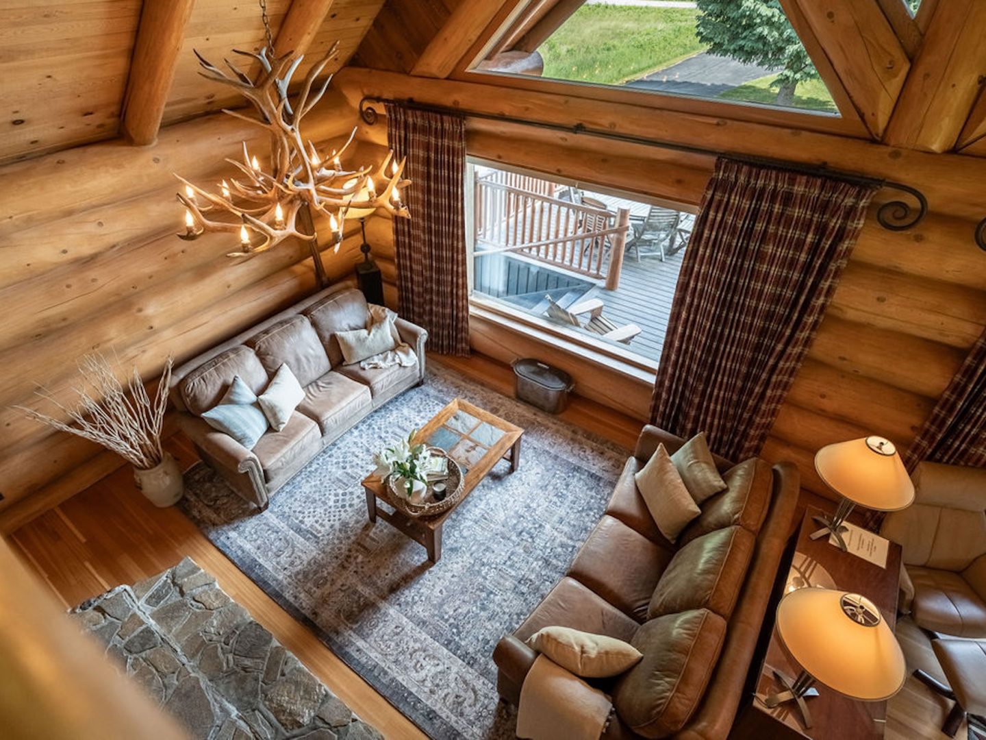 Stay Revy - Revelstoke House