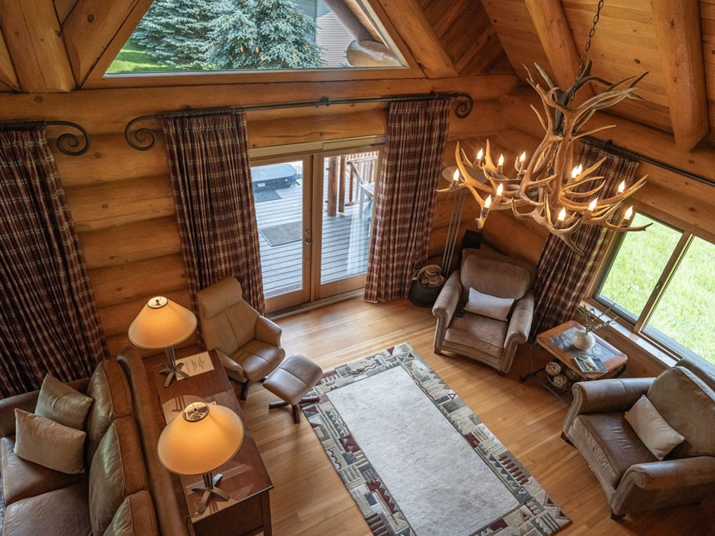Stay Revy - Revelstoke House