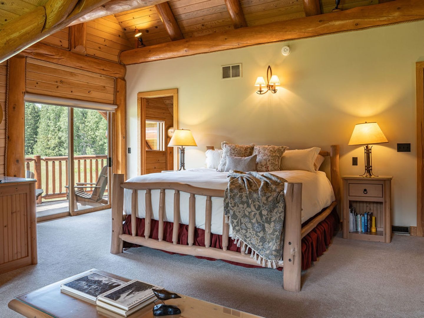 Stay Revy - Revelstoke House