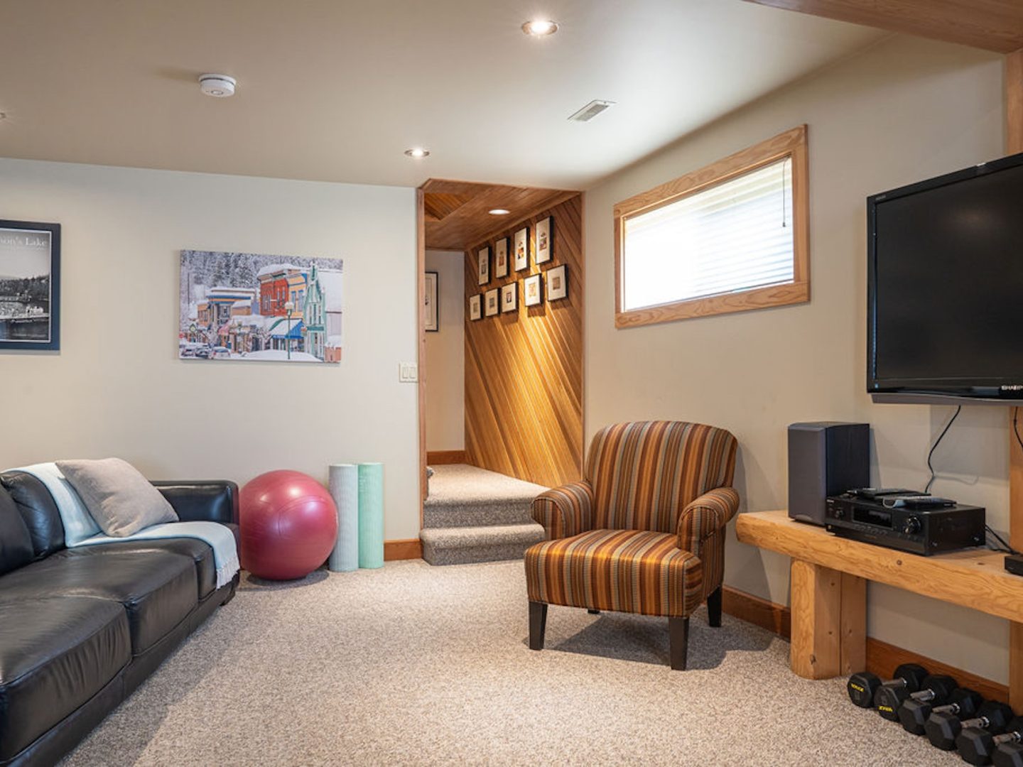 Stay Revy - Revelstoke House