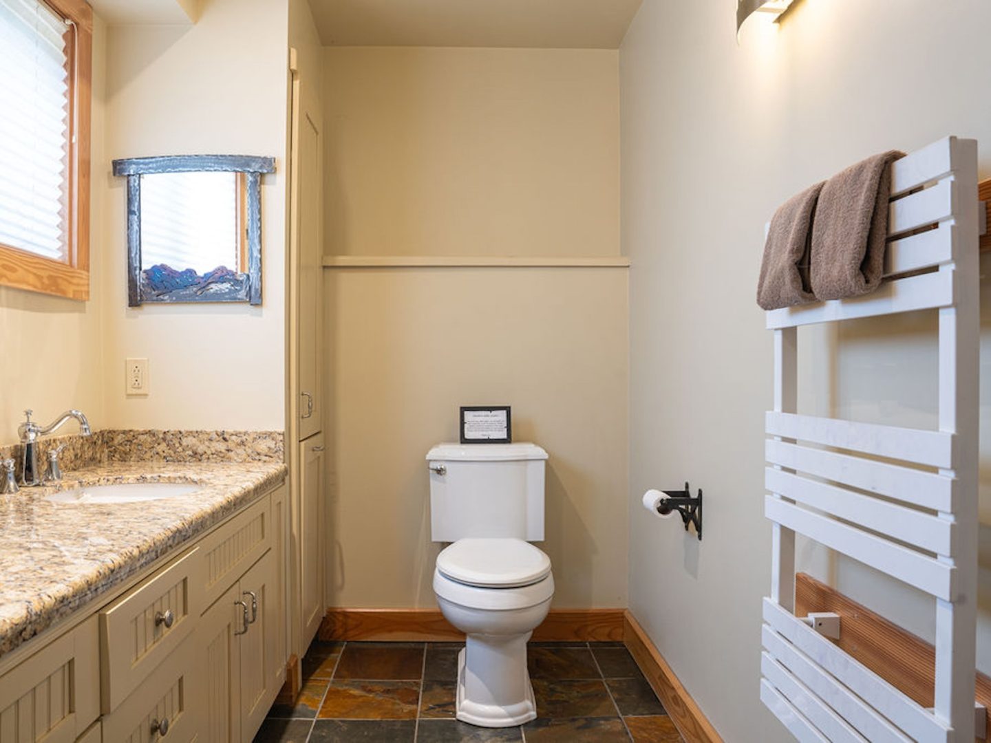 Stay Revy - Revelstoke House