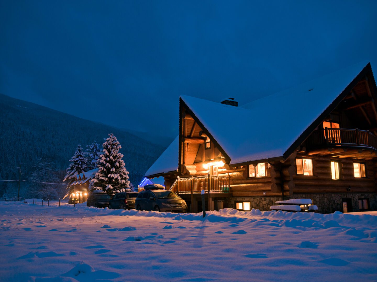 Stay Revy - Revelstoke House