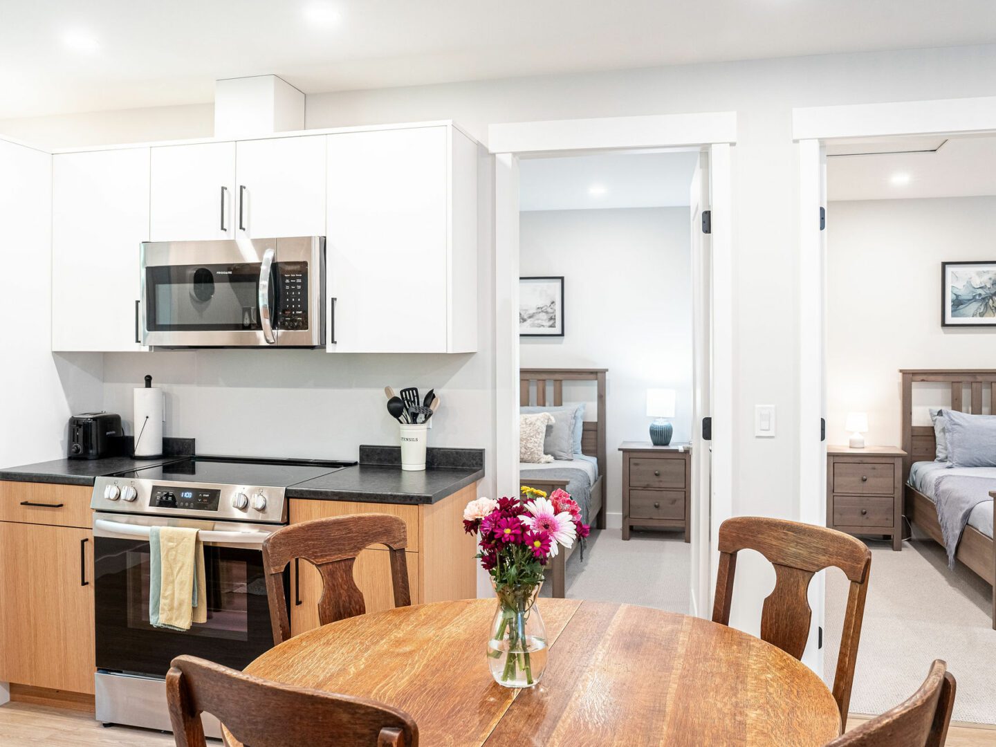 Stay Revy - The Cedar Suite