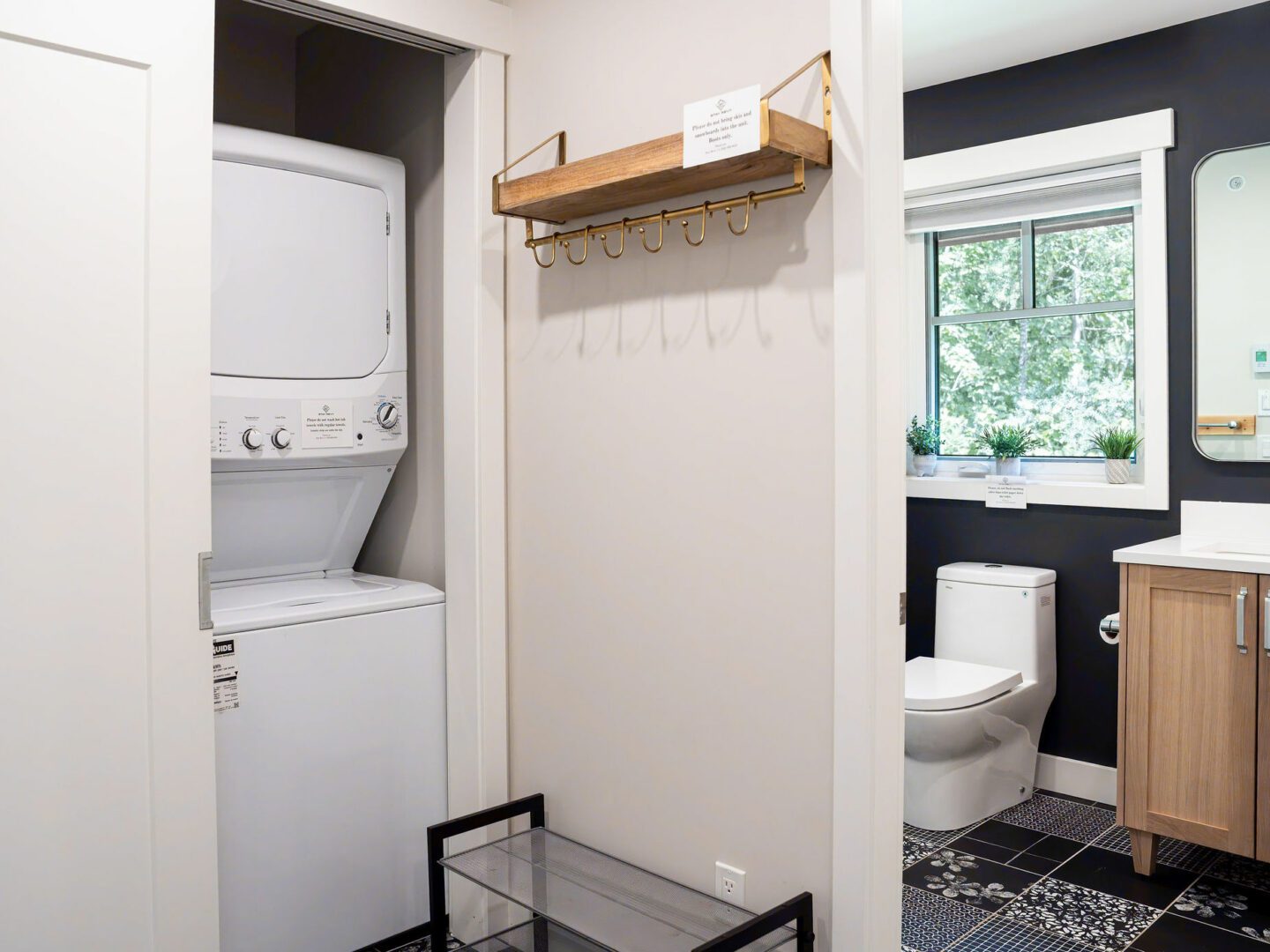 Stay Revy - The Cedar Suite