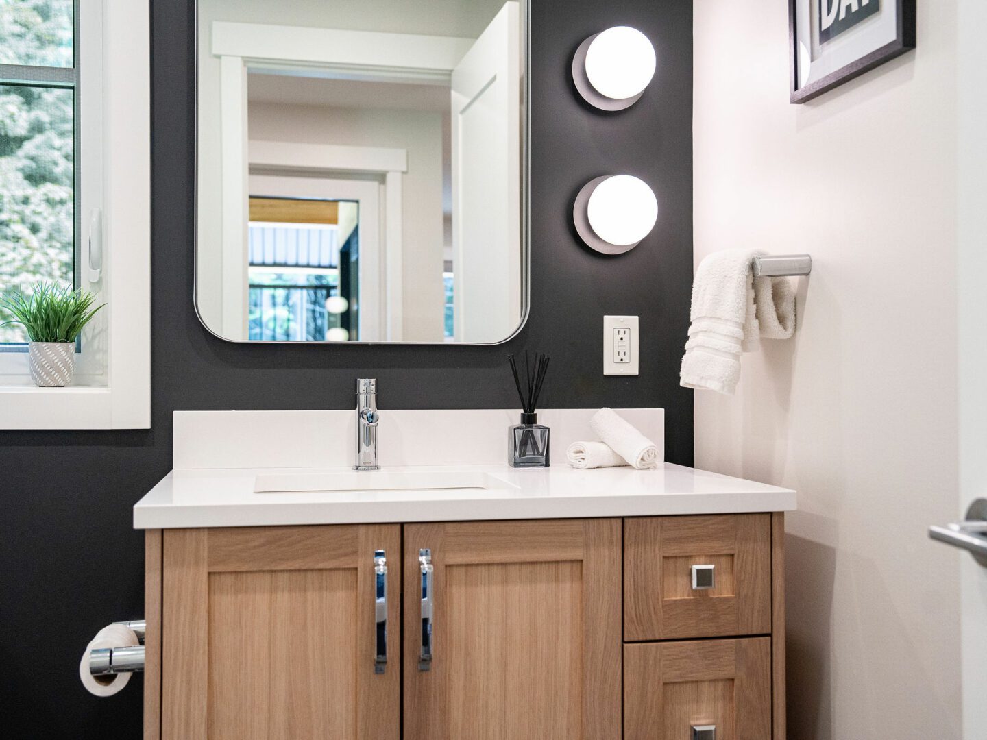 Stay Revy - The Cedar Suite