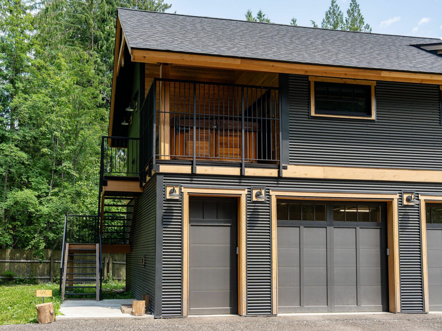 Stay Revy - The Cedar Suite