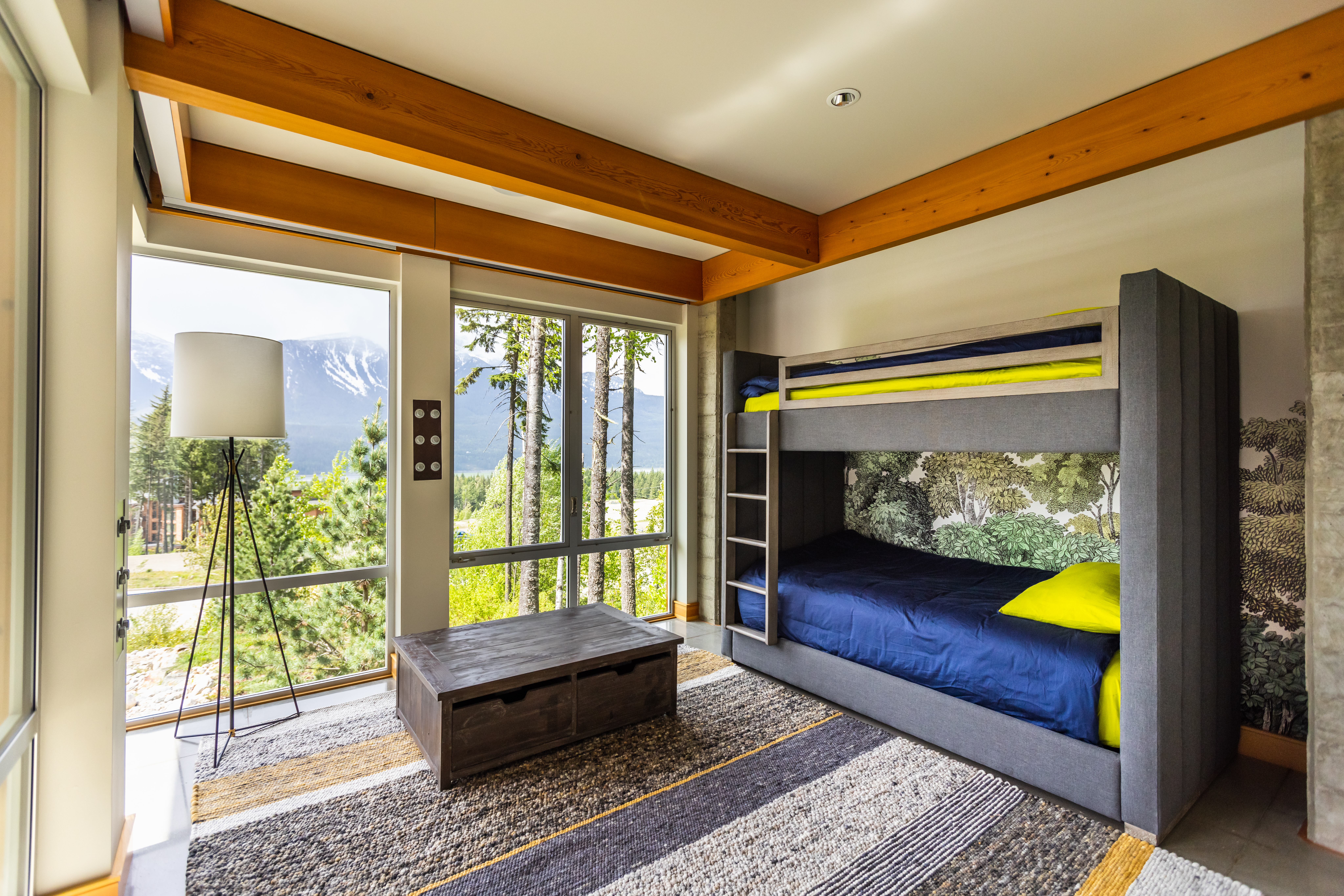 Stay Revy - Ava Lodge