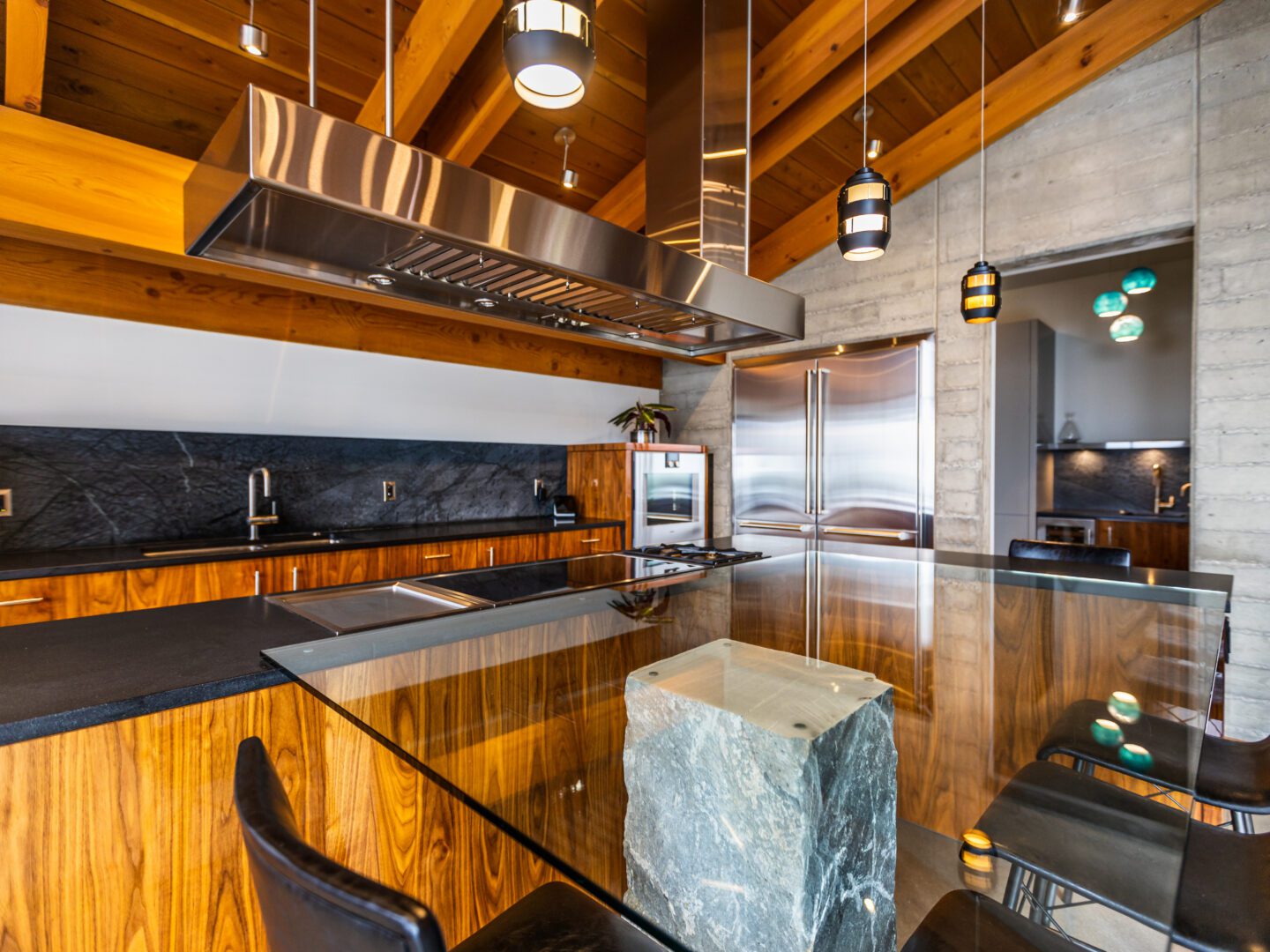 Stay Revy - Ava Lodge