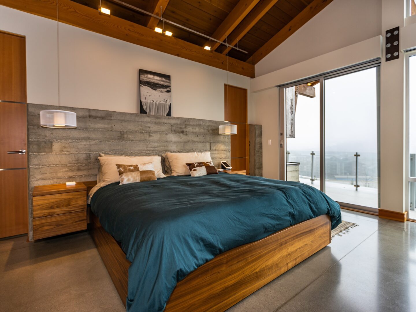 Stay Revy - Ava Lodge