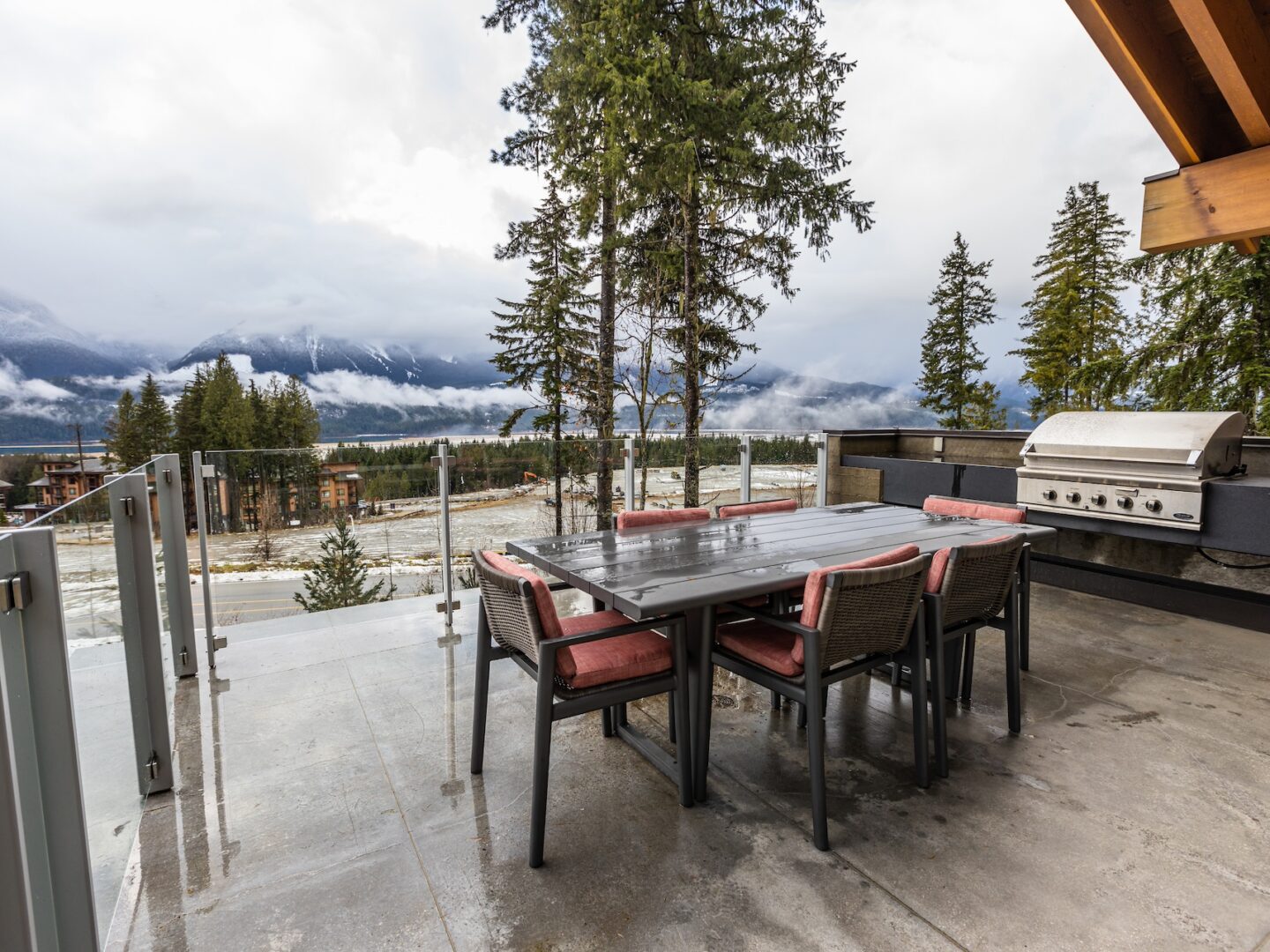 Stay Revy - Ava Lodge