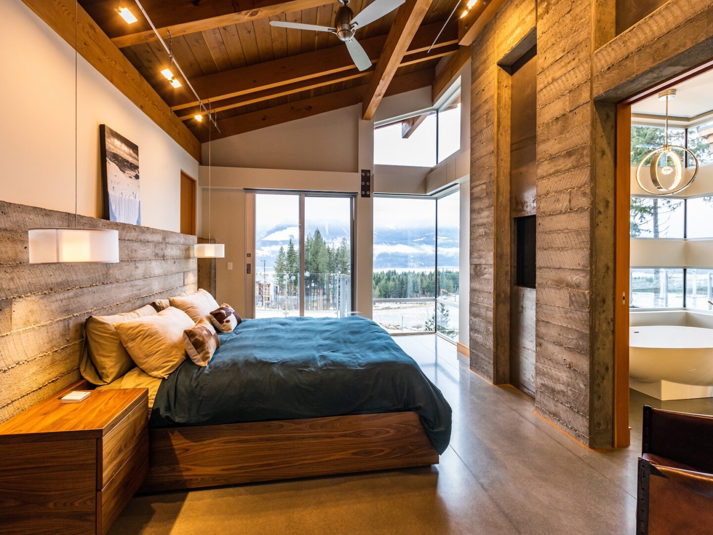 Stay Revy - Ava Lodge