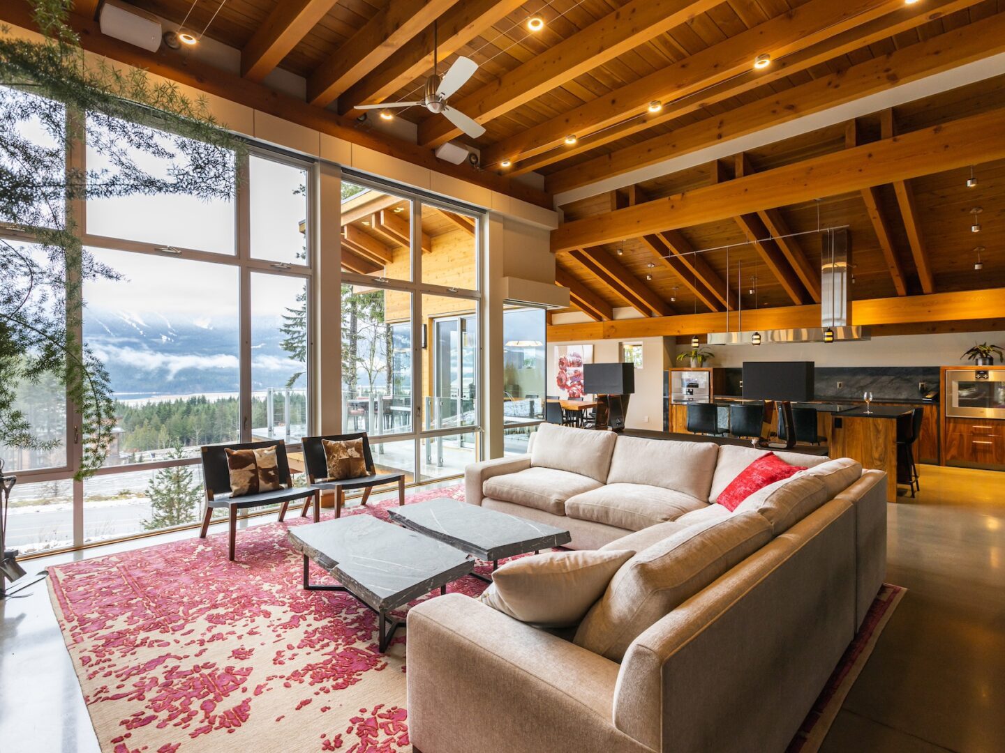 Stay Revy - Ava Lodge