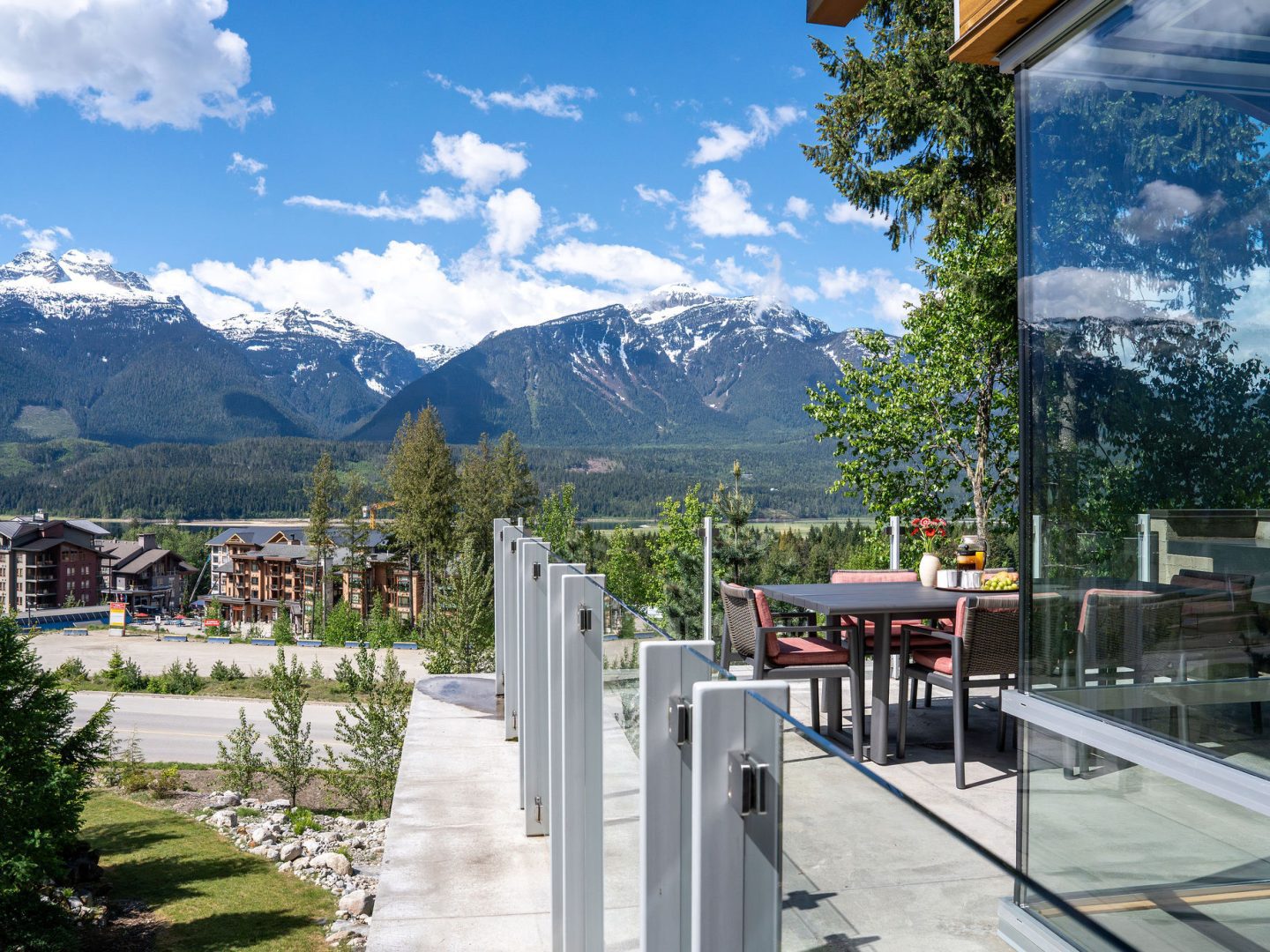 Stay Revy - Ava Lodge