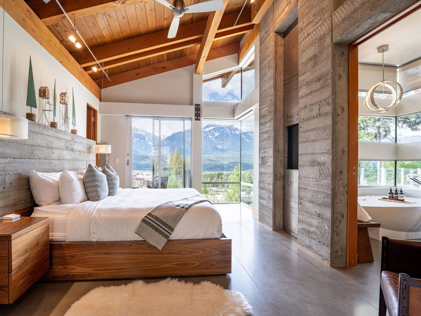 Stay Revy - Ava Lodge