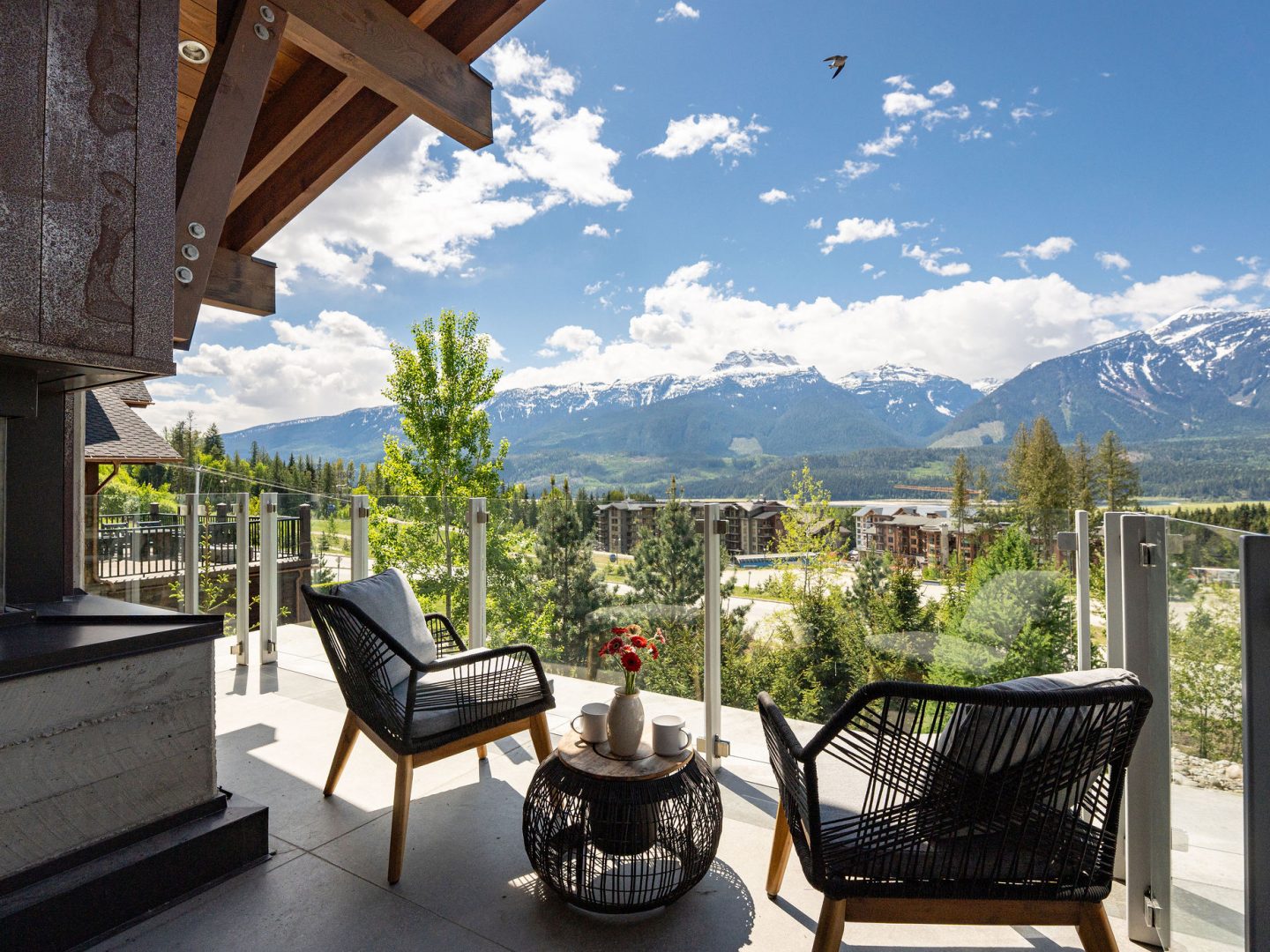 Stay Revy - Ava Lodge