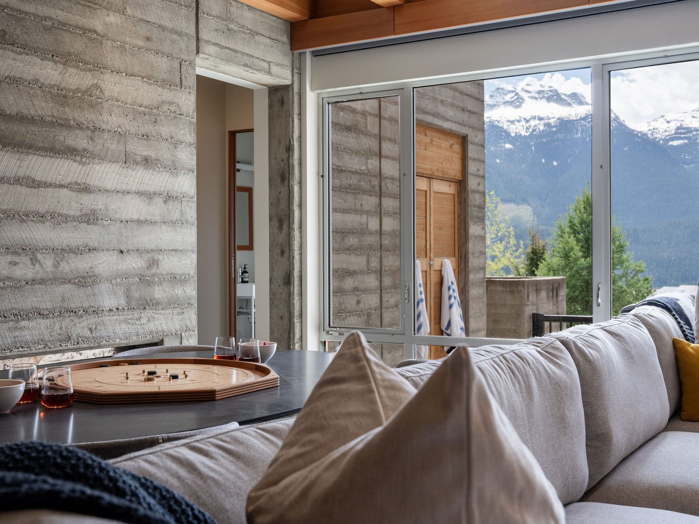 Stay Revy - Ava Lodge