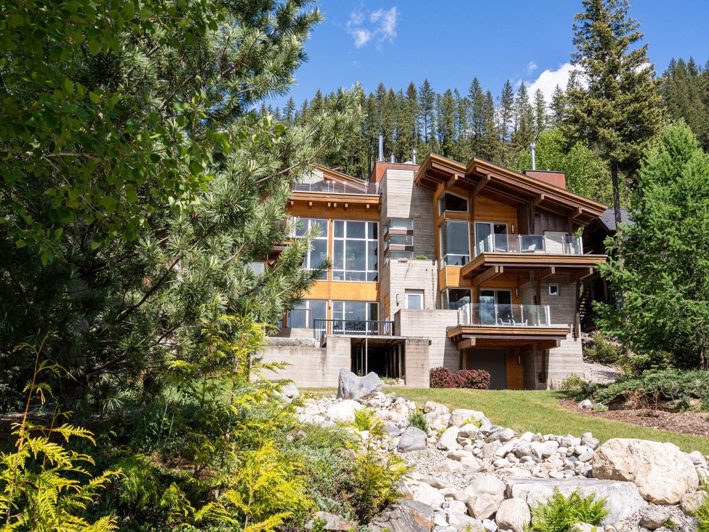 Stay Revy - Ava Lodge