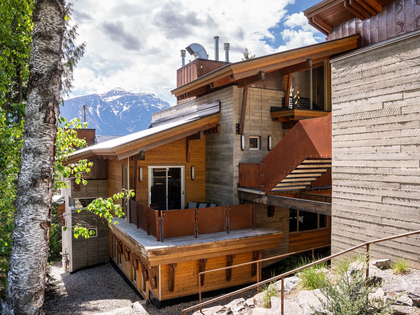 Stay Revy - Ava Lodge