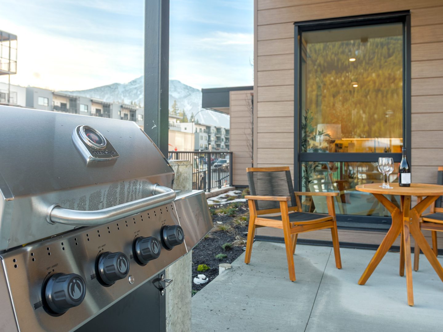 Stay Revy - Peaks To Greens