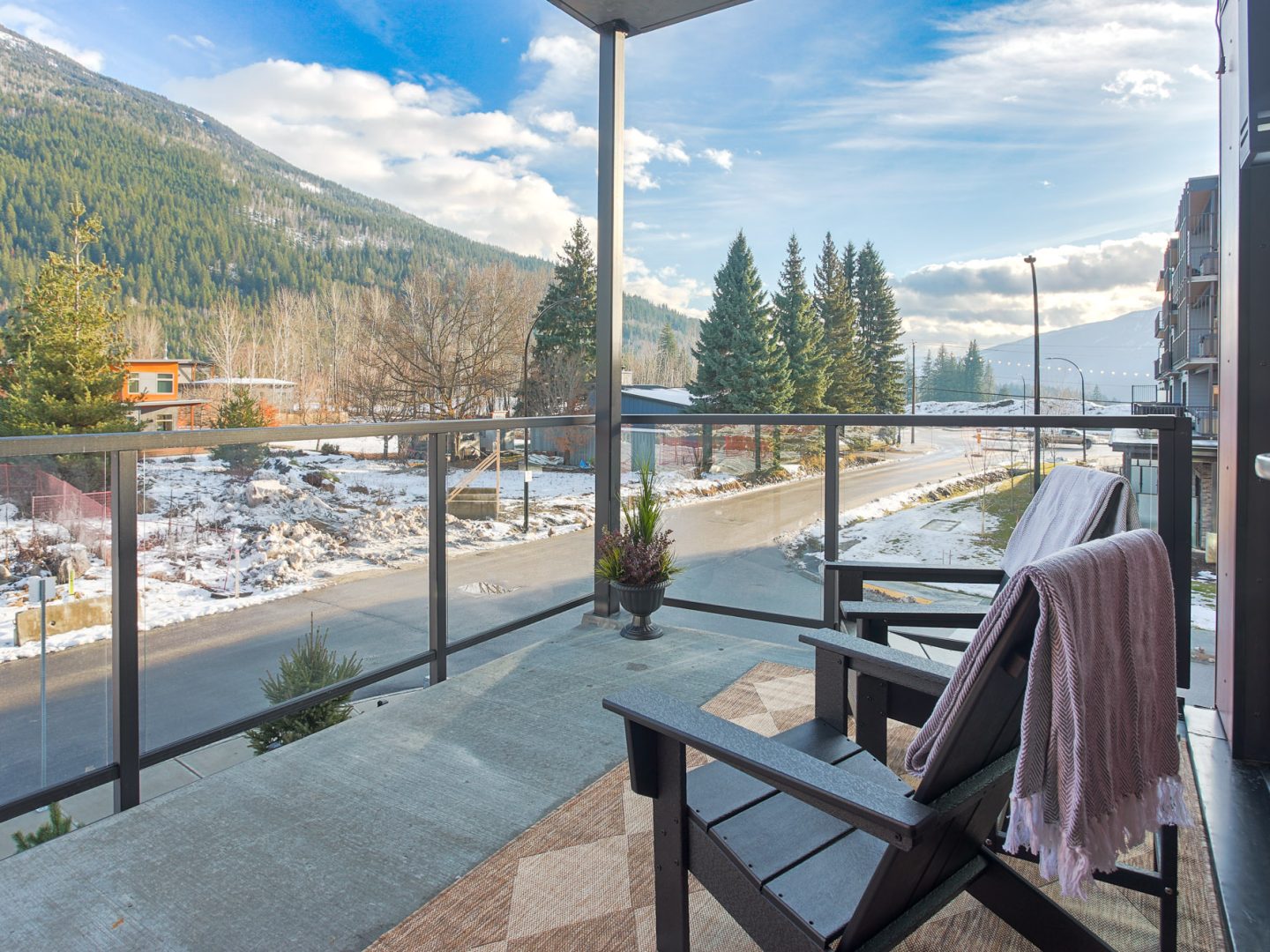 Stay Revy - Peaks To Greens