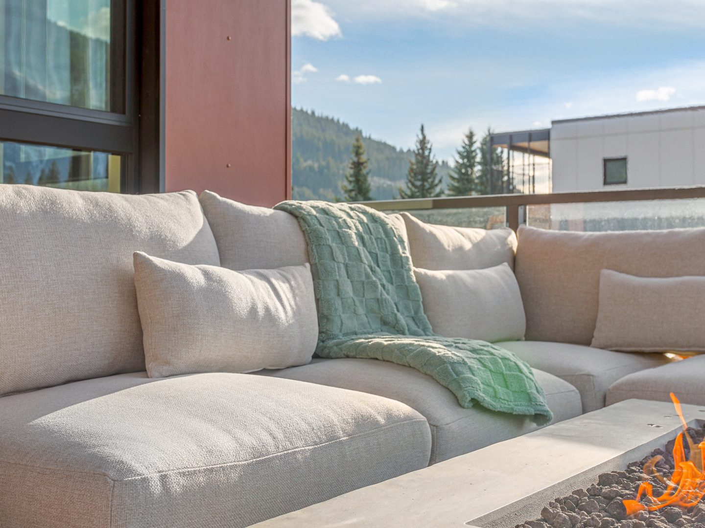 Stay Revy - Cedar Vista