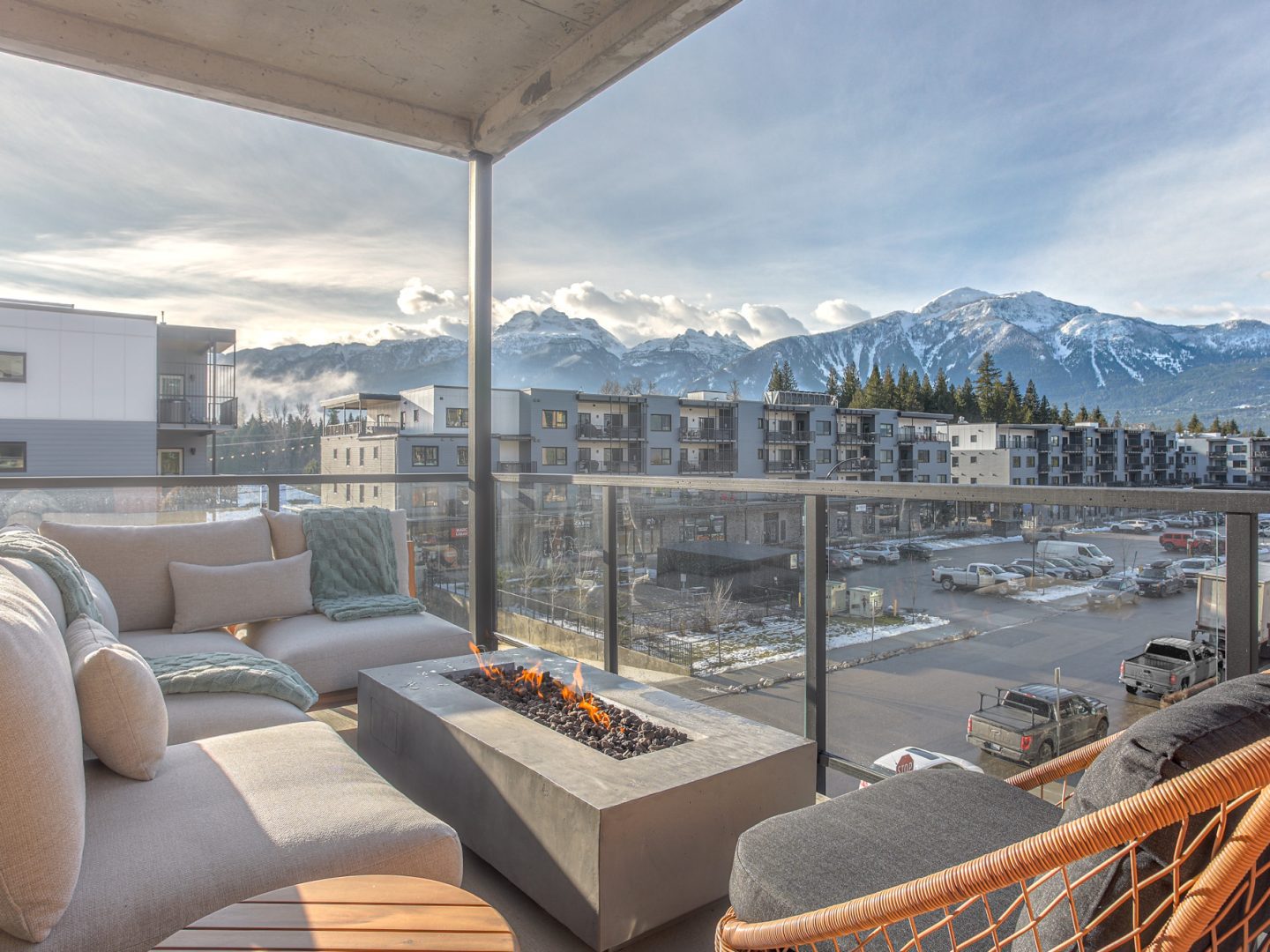 Stay Revy - Cedar Vista