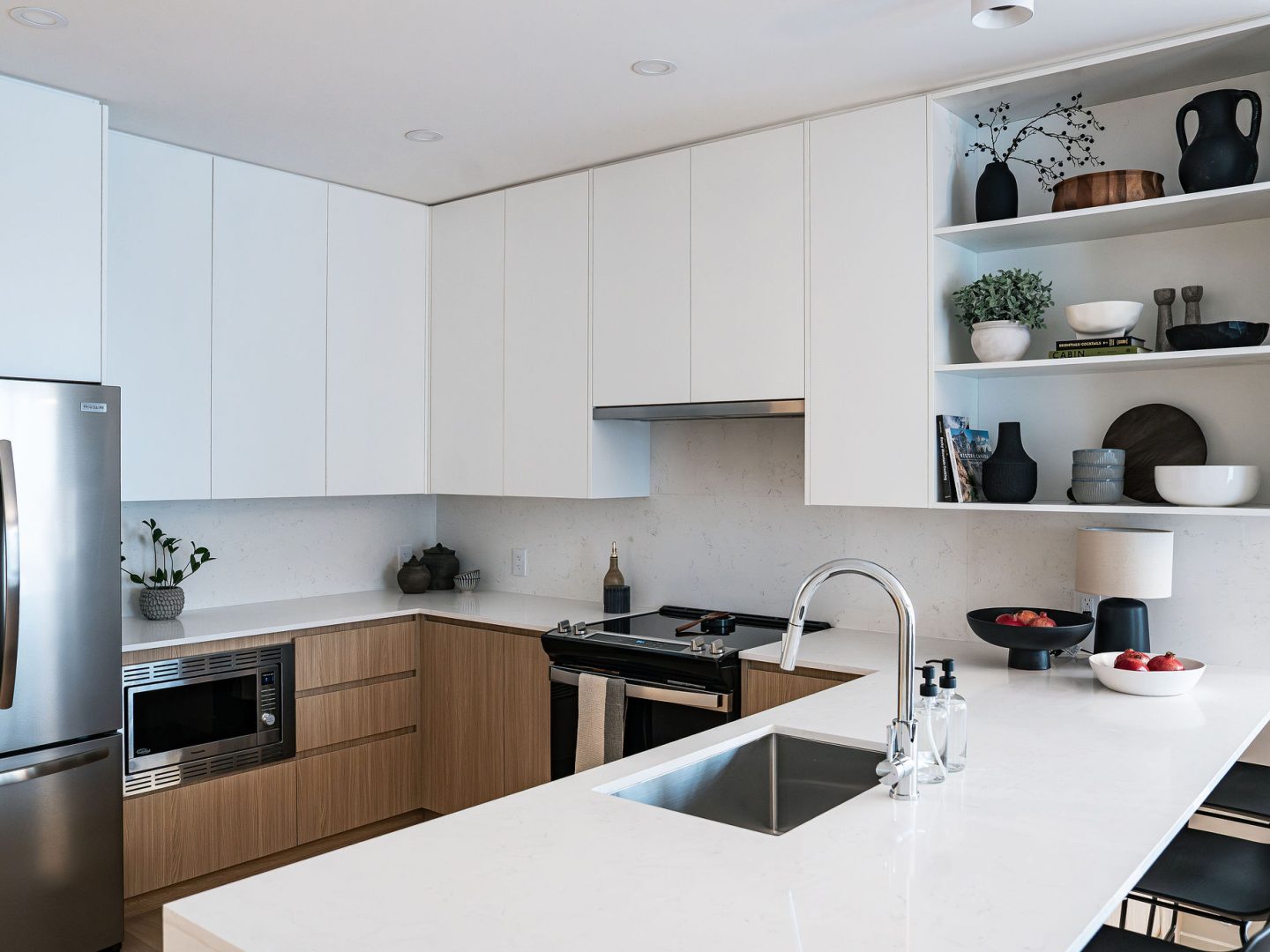 Stay Revy - Luna Ridge