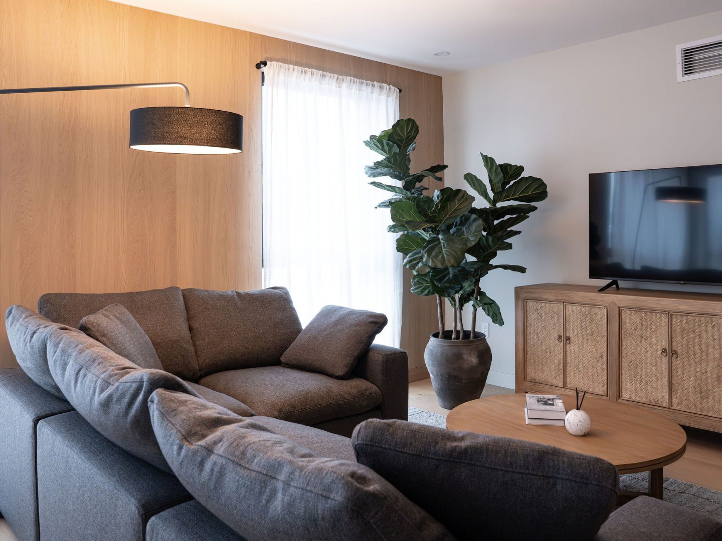 Stay Revy - Luna Ridge