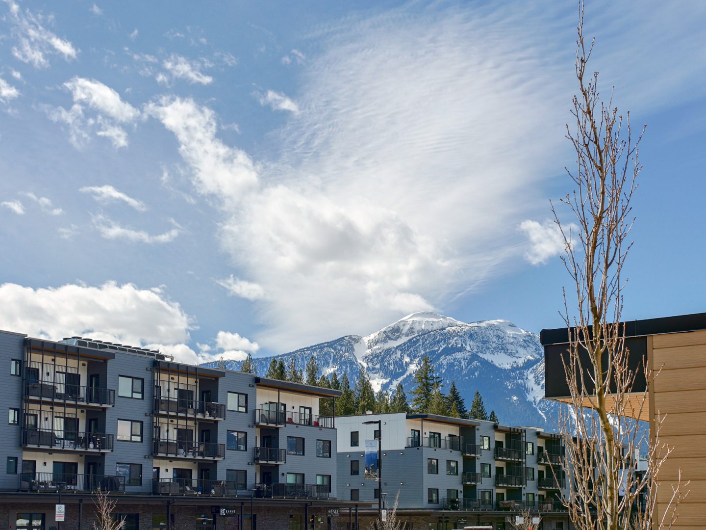 Stay Revy - Summit Central