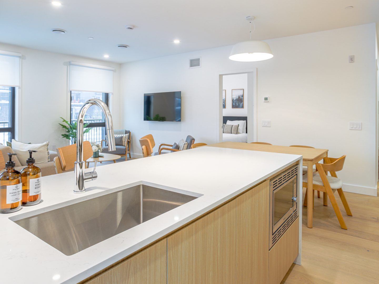 Stay Revy - Summit Central