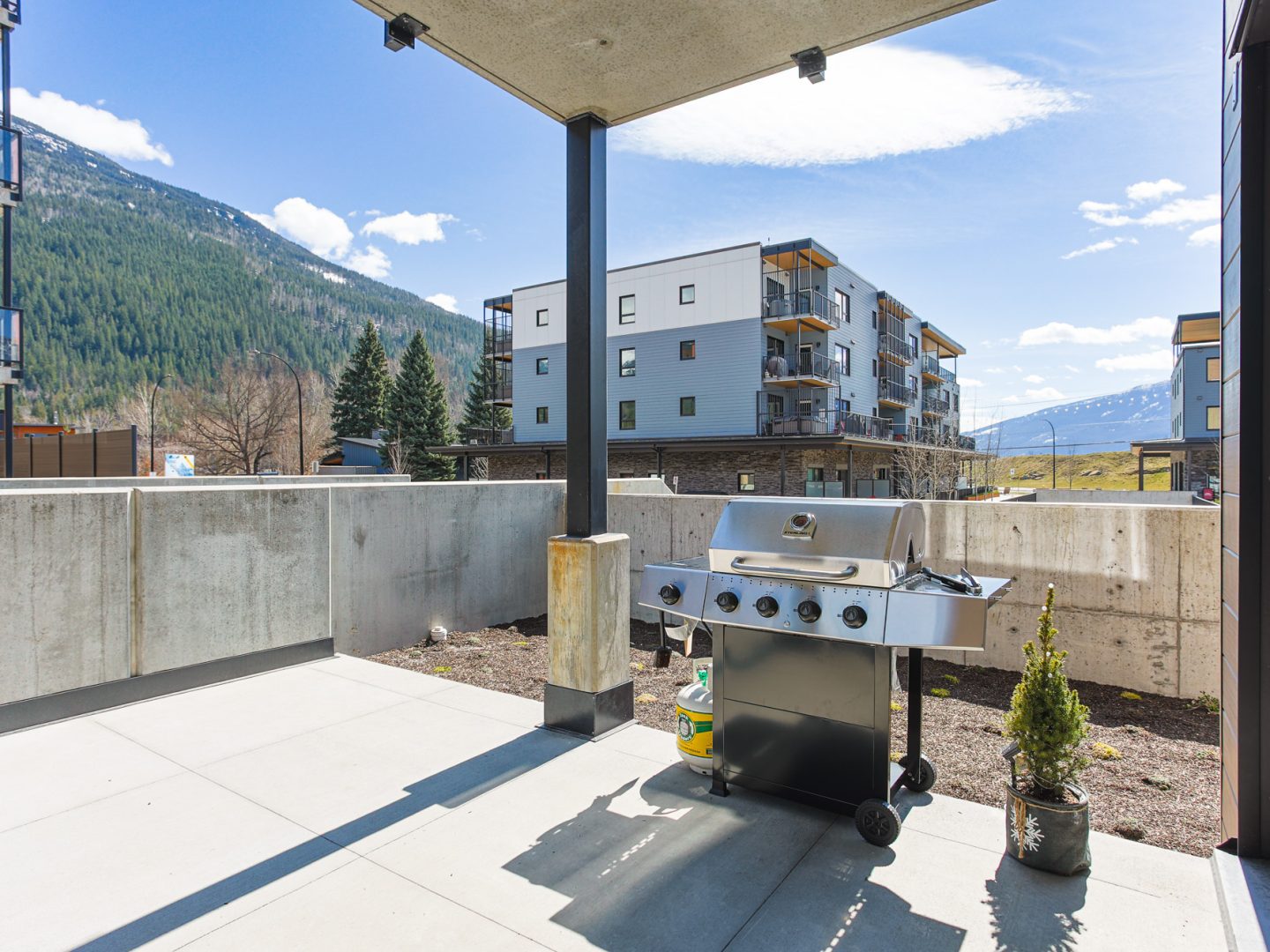 Stay Revy - Summit Central