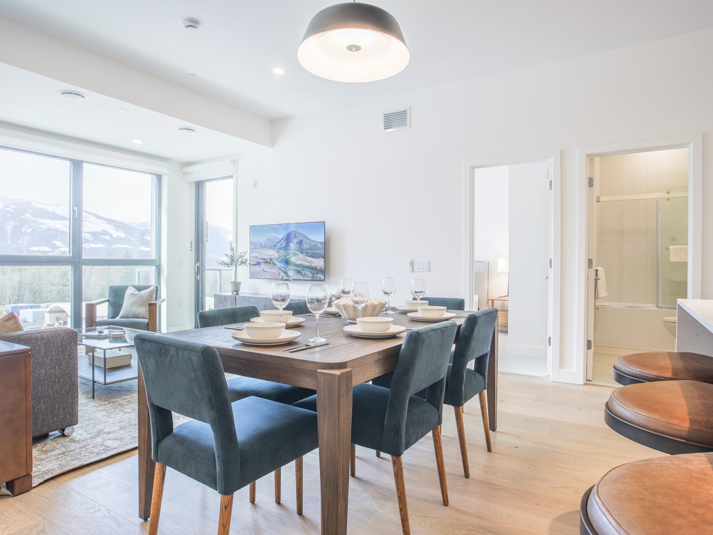 Stay Revy - Adventure Living