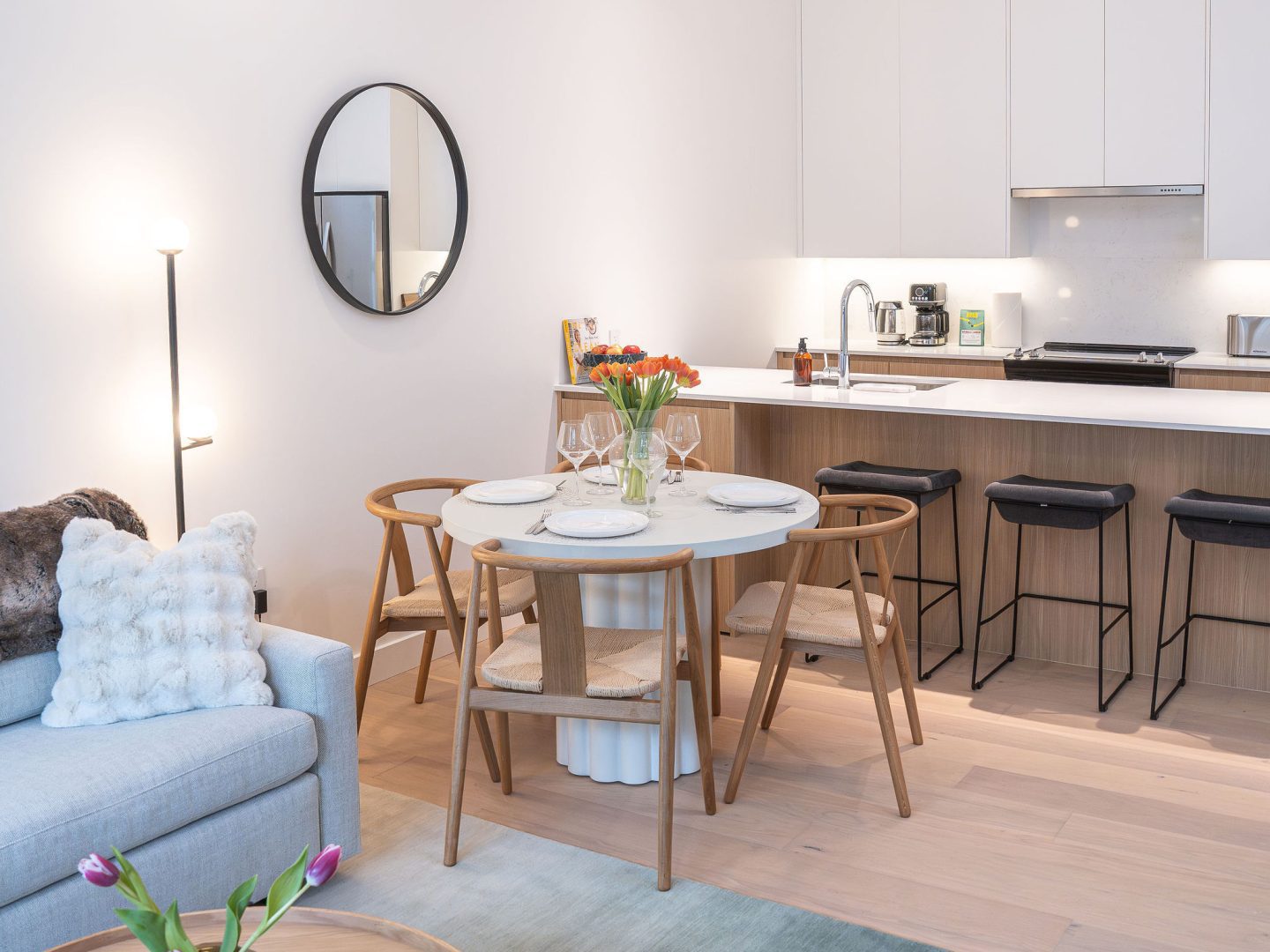 Stay Revy - The Chando