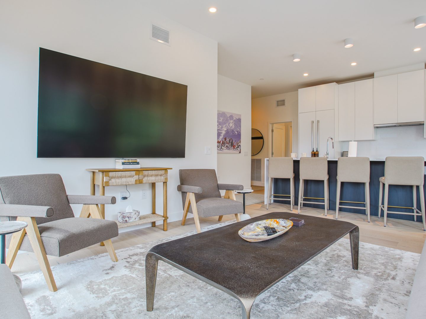 Stay Revy - Big G’s Penthouse